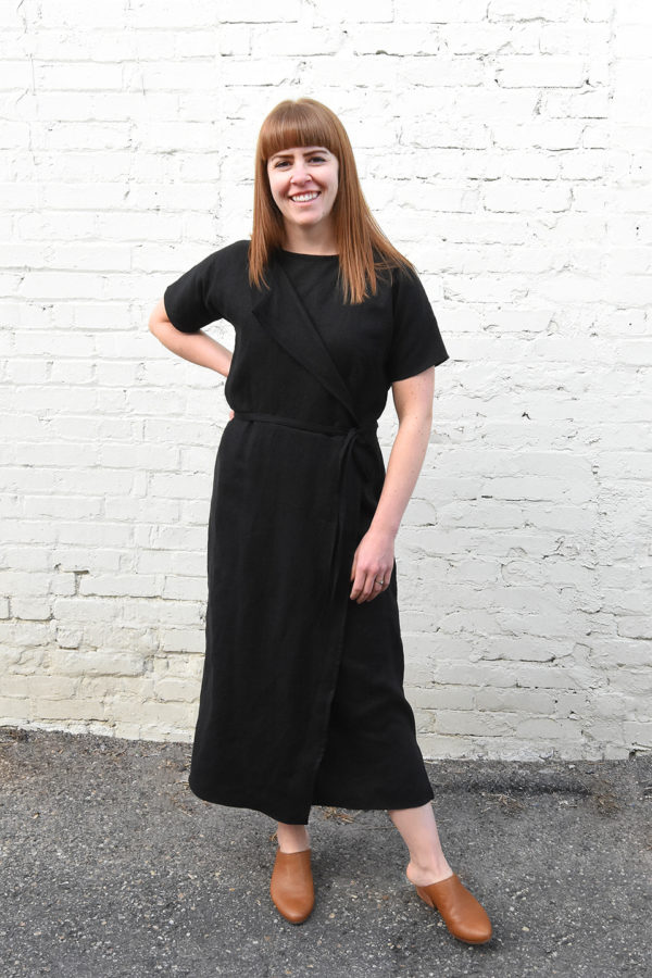 Short Sleeve Wrap Dress : Black